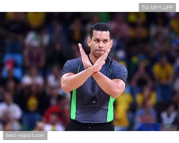 模拟犯规判罚标准有哪些，裁判如何判断真假犯规？